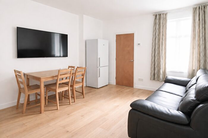 4 Bedroom House To Rent In Edmund Road, Sheffield, S2