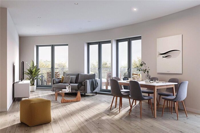 2 Bedroom Flat For Sale In Adastra House, Finchley Central, N3