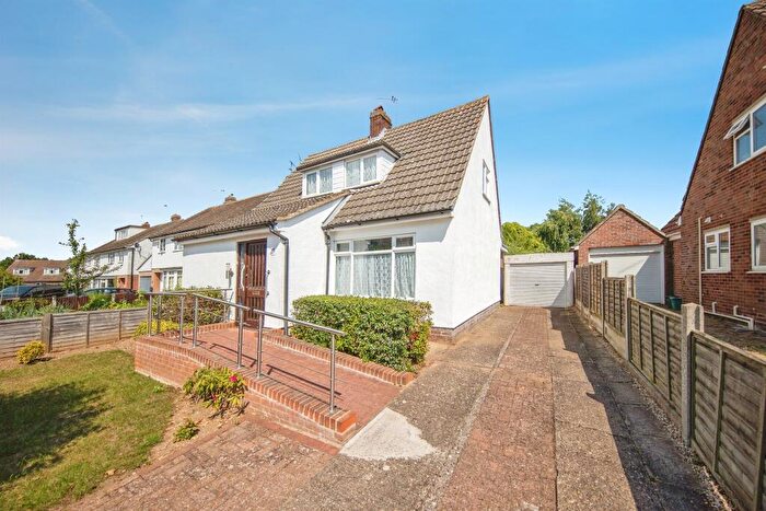 2 Bedroom Detached House For Sale In Endsleigh Court, Colchester, CO3