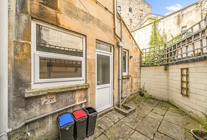 1 Bedroom Flat For Sale In Anglo Terrace, Bath, BA1