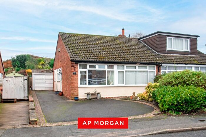 2 Bedroom Bungalow For Sale In Mitchell Road, Kingswinford, West Midlands, DY6