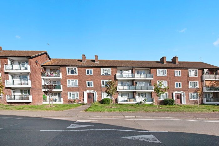 2 Bedroom Flat For Sale In Dabbs Hill Lane, Northolt, UB5