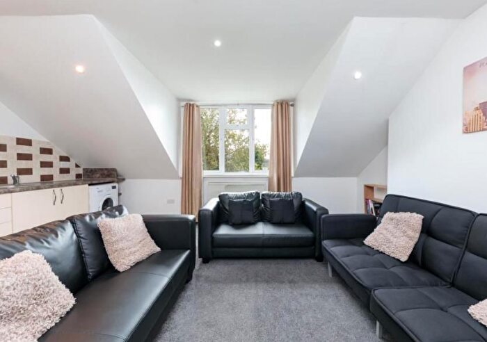 2 Bedroom Flat To Rent In Brondesbury Villas, London, NW6
