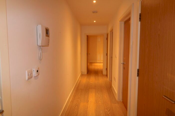 2 Bedroom Flat For Sale In Park Road, Beckenham, BR3