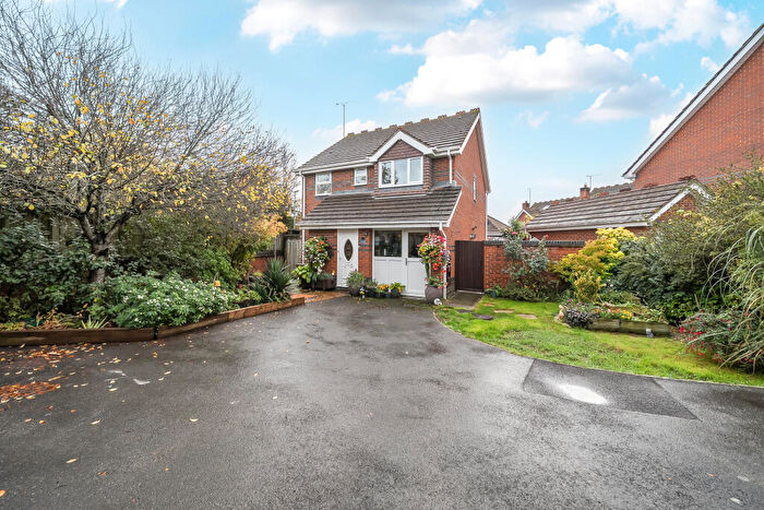 3 Bedroom Detached House For Sale In Squires Copse, Swindon, SN5