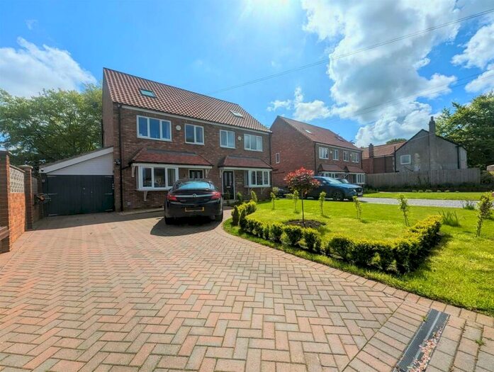 4 Bedroom House For Sale In Main Street, Sigglesthorne, HU11