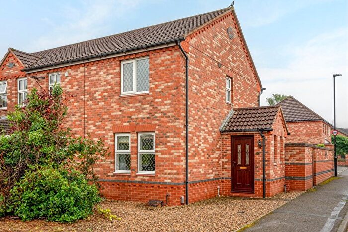 2 Bedroom Town House For Sale In Aldborough Way, York, YO26