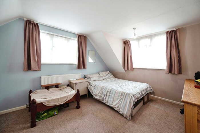 3 Bedroom Detached House For Sale In Magdala Road, Hayling Island, Hampshire, PO11