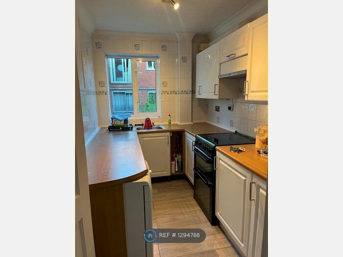 2 Bedroom Maisonette To Rent In Fleet Way, Didcot, OX11