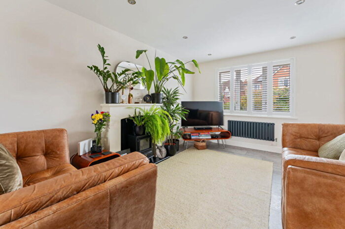 4 Bedroom Detached House For Sale In Apostle Way, Bishopdown, Salisbury, SP1