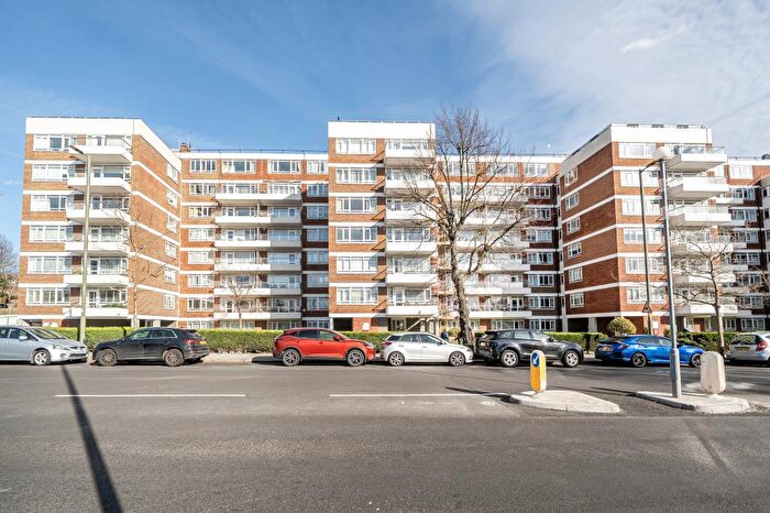 2 Bedroom Flat For Sale In Regents Park Road, Finchley, N3