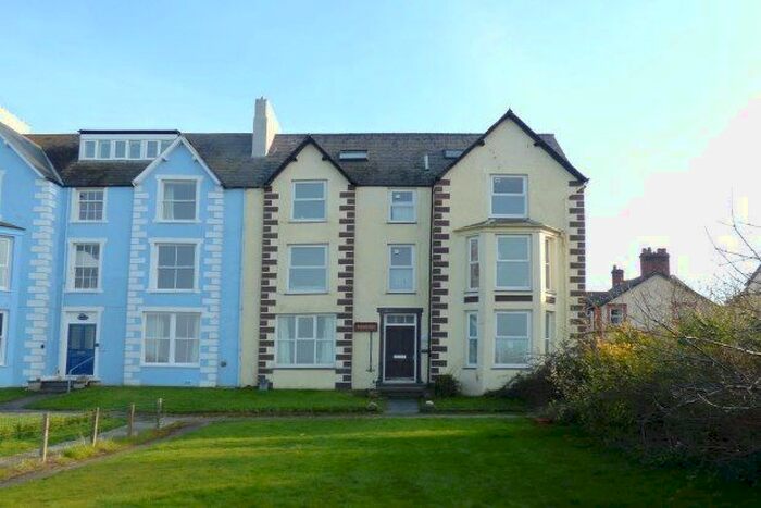 1 Bedroom Flat To Rent In Promenade, Llanfairfechan, LL33