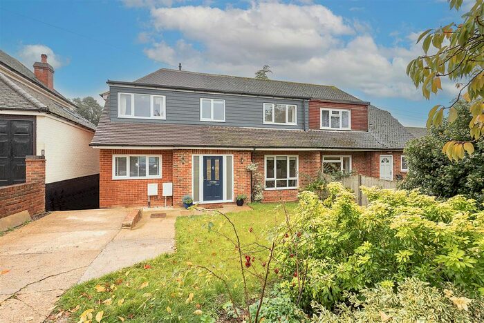 4 Bedroom Semi-Detached House To Rent In Leycroft Way, Harpenden, AL5