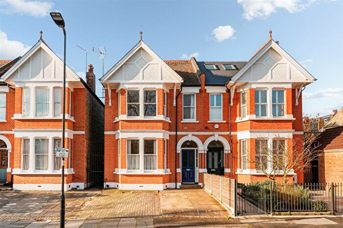 4 Bedroom Semi-Detached House For Sale In Lexden Road, London, W3