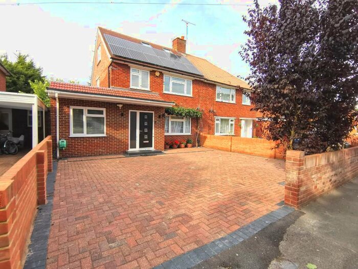 5 Bedroom Detached House To Rent In Windsor, Berkshire, SL4