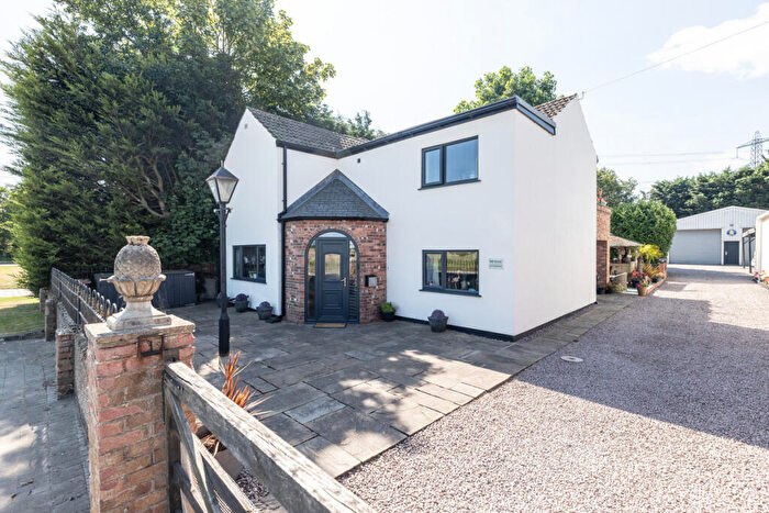 4 Bedroom Detached House For Sale In Barmby On The Marsh, DN14