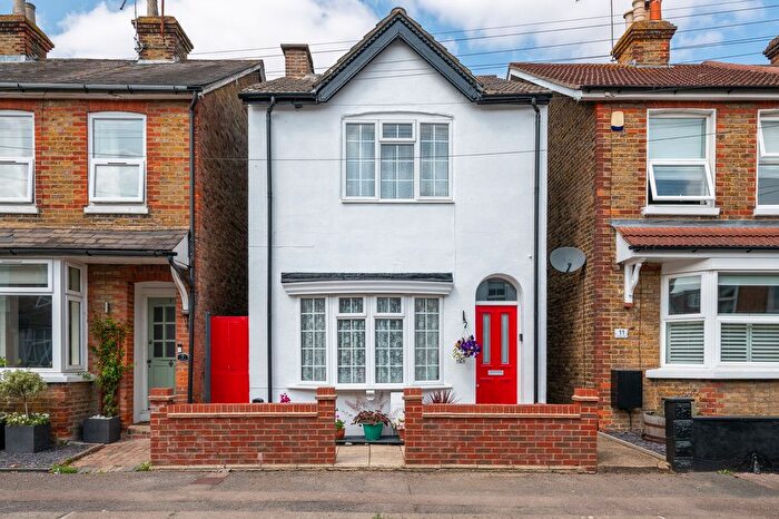 4 Bedroom Detached House For Sale In Lyndale Road, Redhill, RH1