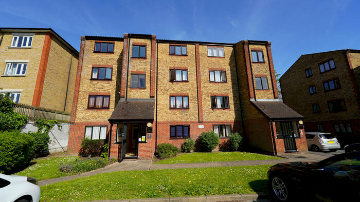 1 Bedroom Flat To Rent In Brockway Close, Leytonstone, E11