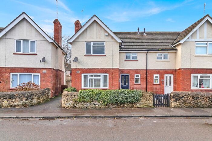 2 Bedroom Semi Detached House To Rent In Siddington Road, Cirencester, Gloucestershire, GL7