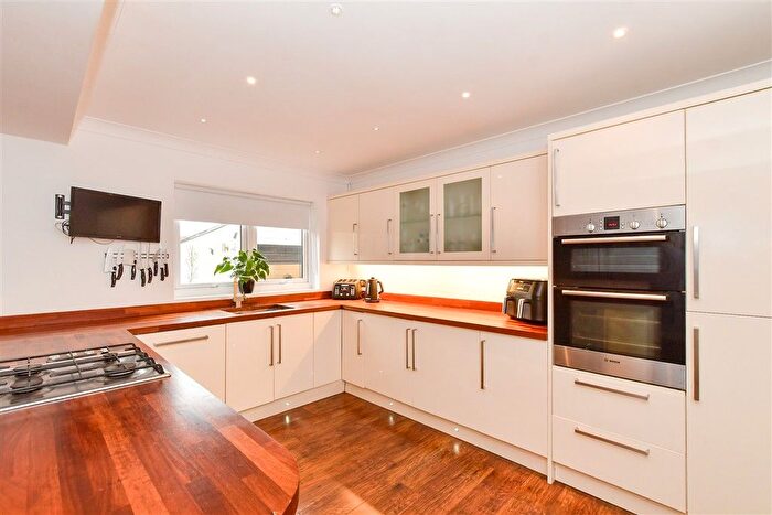 3 Bedroom Detached House For Sale In Woodbrooke Way, Corringham, Stanford-Le-Hope, Essex, SS17