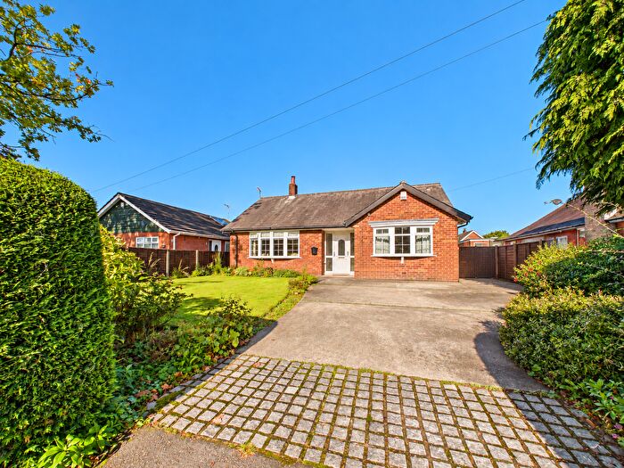 3 Bedroom Bungalow For Sale In Woodplumpton Lane, Fulwood, PR3