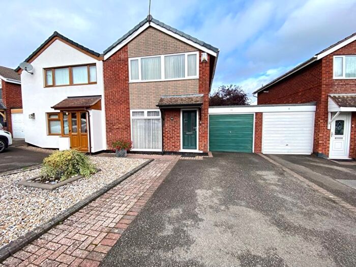 3 Bedroom Semi-detached House For Sale In Cumberland Drive, Nuneaton, CV10