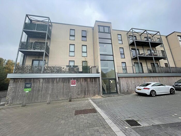 1 Bedroom Apartment To Rent In Lime Tree Square, Street, BA16