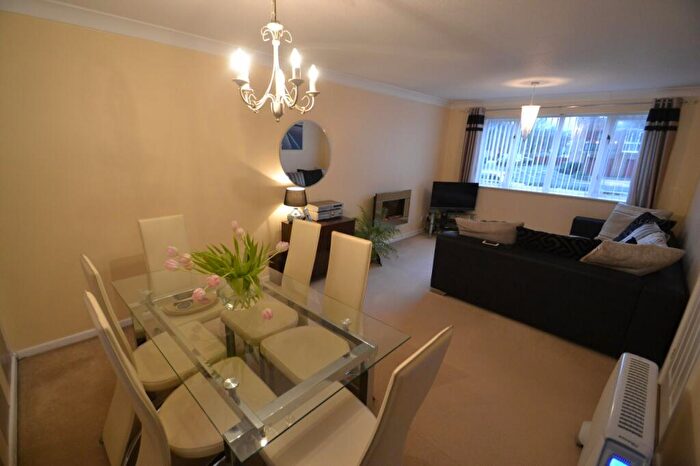 2 Bedroom Apartment To Rent In Chorlton Road, Hulme, Manchester., M15