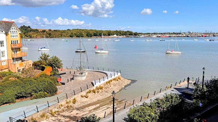 3 Bedroom Apartment For Sale In Phalarope Way, St. Marys Island, Chatham, Kent, ME4