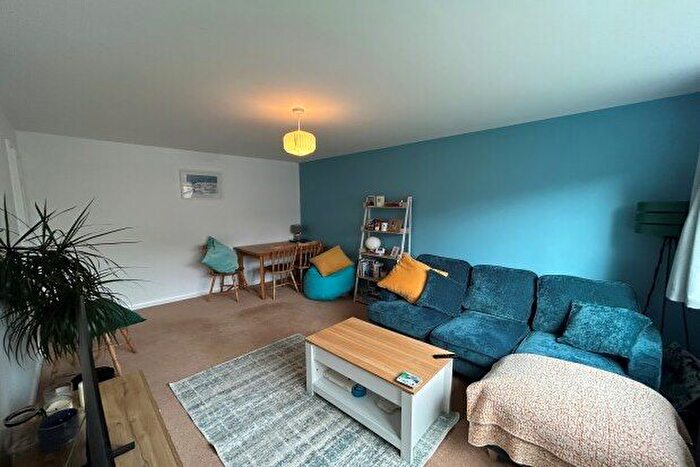 2 Bedroom Maisonette To Rent In Beech Road Grove Court, Sale, M33