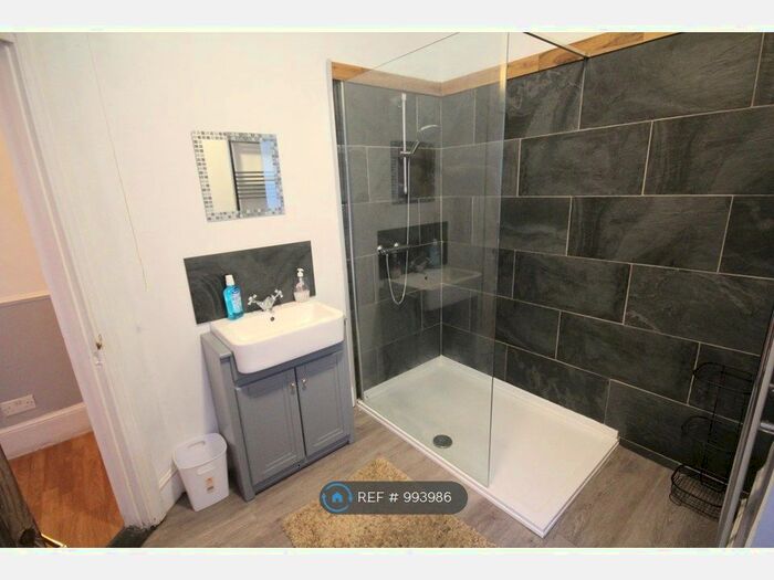 5 Bedroom End Of Terrace House To Rent In Chetwynd Road, Southsea PO4