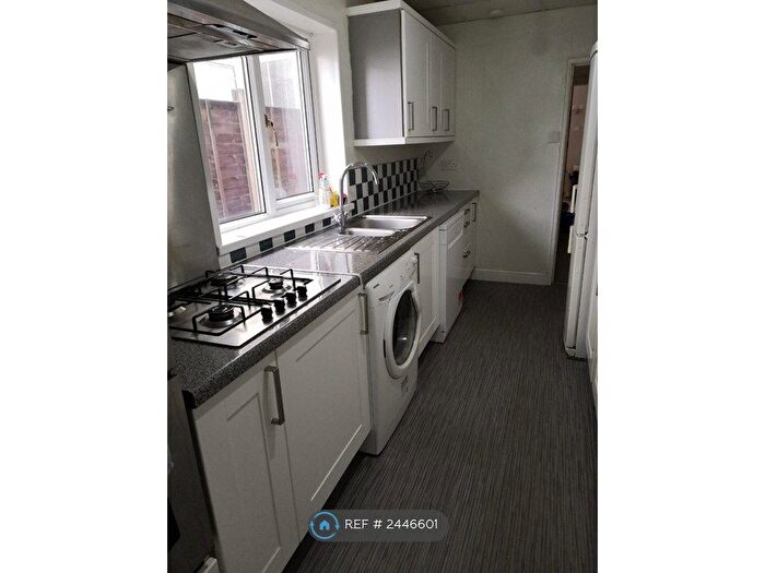 3 Bedroom Terraced House To Rent In Beakes Road, Birmingham, B67