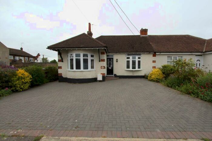2 Bedroom Semi-Detached Bungalow To Rent In Park Road, Thundersley, SS7