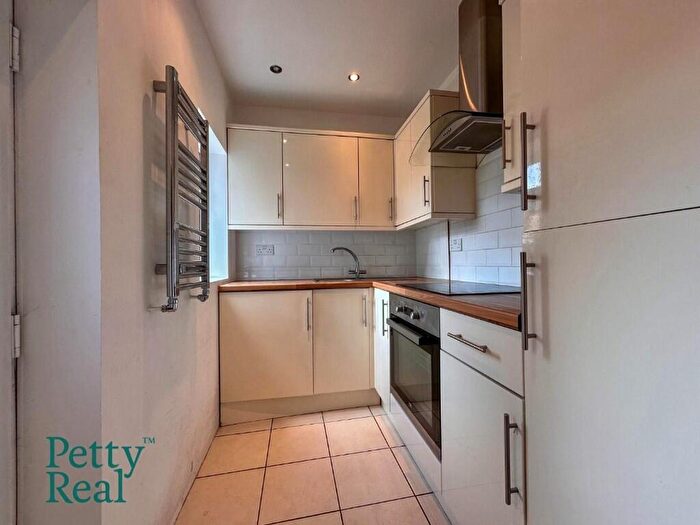 3 Bedroom Terraced House For Sale In Gisburn Road, BB9
