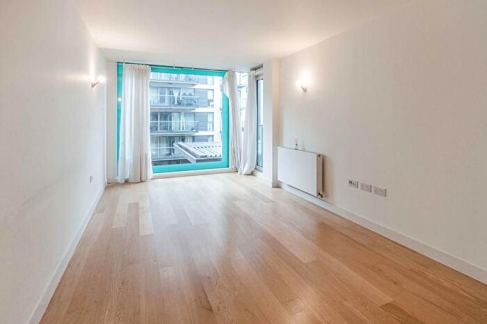 1 Bedroom Flat For Sale In Cardinal Building, Station Approach, Hayes, UB3