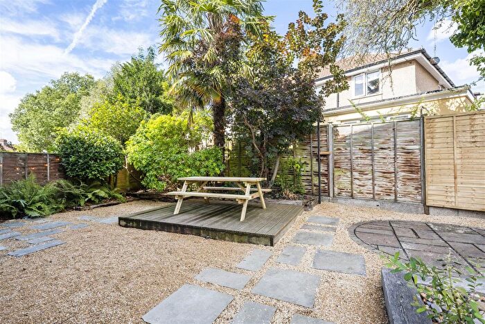 6 Bedroom Property To Rent In Braemar Crescent, Bristol, BS7