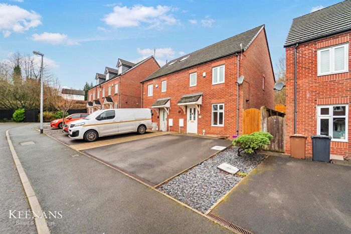 3 Bedroom Semi Detached House For Sale In Brattice Drive, Swinton, Manchester, M27