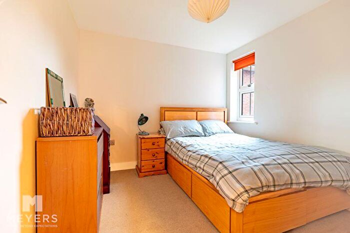 2 Bedroom Flat For Sale In Lowther Road, Charminster, BH8