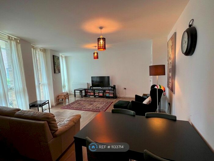 2 Bedroom Flat To Rent In Sheave Court, London, E3