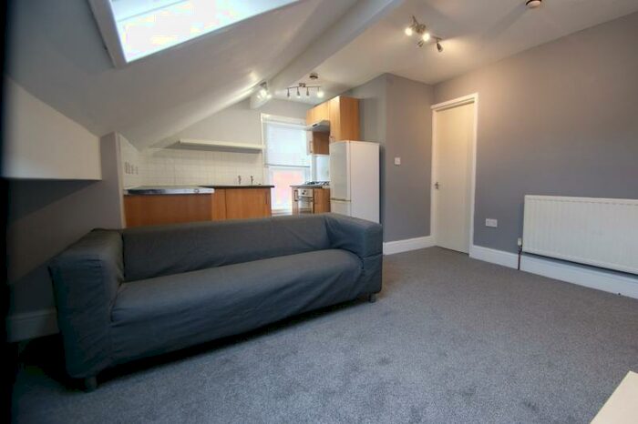1 Bedroom Flat To Rent In Meanwood Road, Meanwood, Leeds, LS7