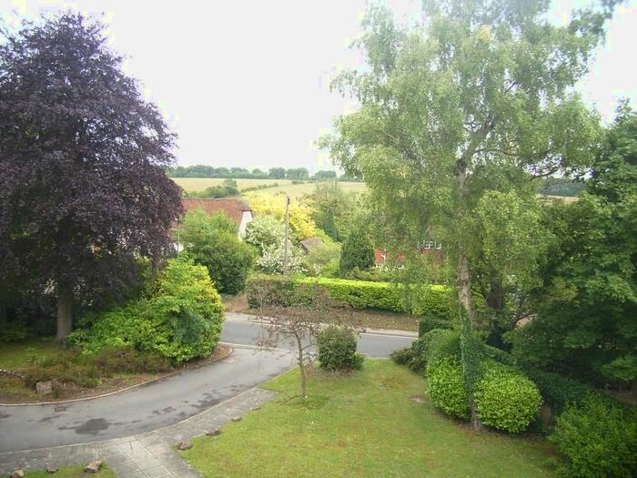 1 Bedroom Flat To Rent In Warren Road, Guildford, GU1