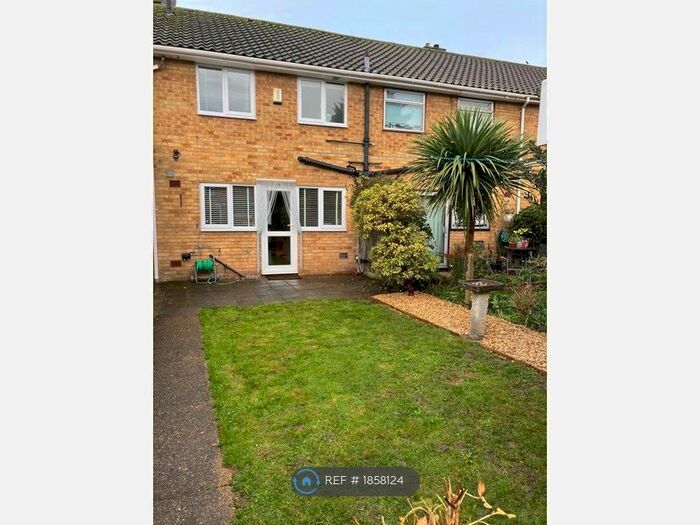2 Bedroom Terraced House To Rent In Windrush Avenue, Slough, SL3