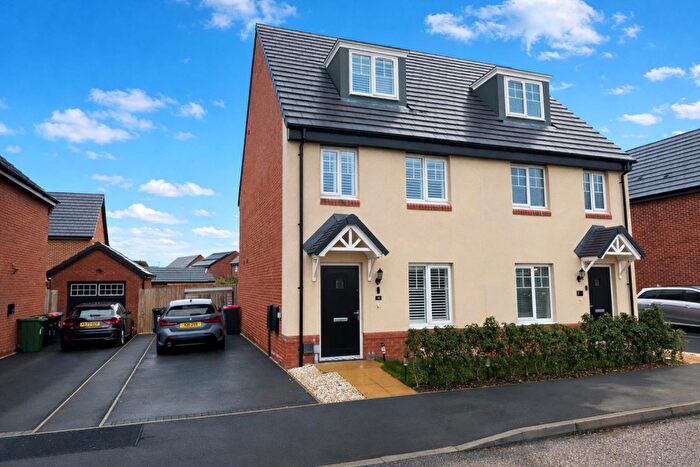 3 Bedroom Semi Detached House For Sale In Tiberius Way, Chester, CH4