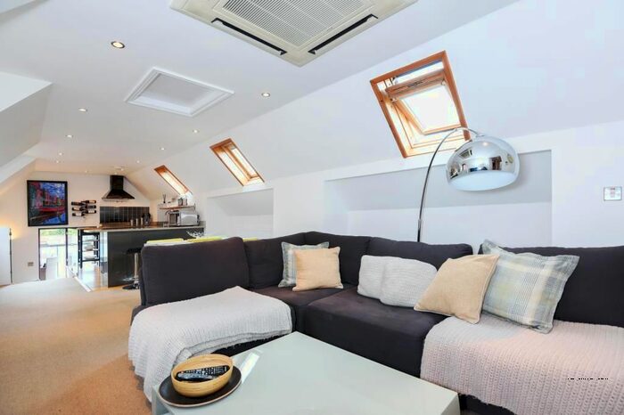 2 Bedroom Flat To Rent In Henley, Oxfordshire RG9