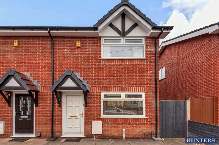 2 Bedroom Mews House To Rent In Mather Road, Eccles, Manchester, M30