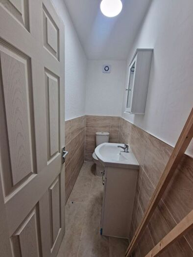 4 Bedroom Terraced House To Rent In Becontree Avenue, Dagenham, RM8