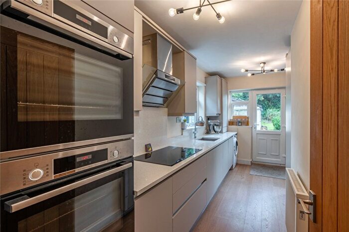 3 Bedroom Semi-Detached House For Sale In Winchester Road, Wolverhampton, West Midlands, WV10