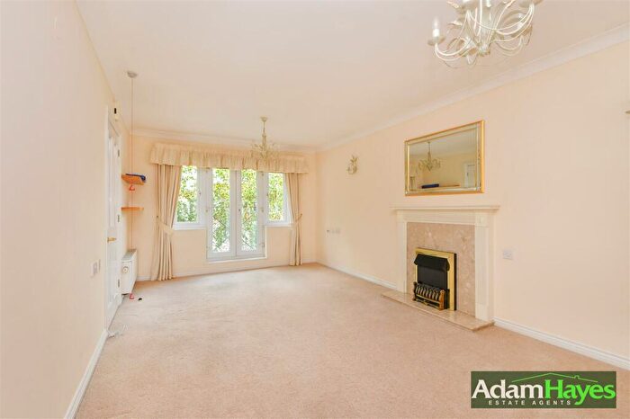 1 Bedroom Apartment For Sale In Langstone Way, Mill Hill East, NW7