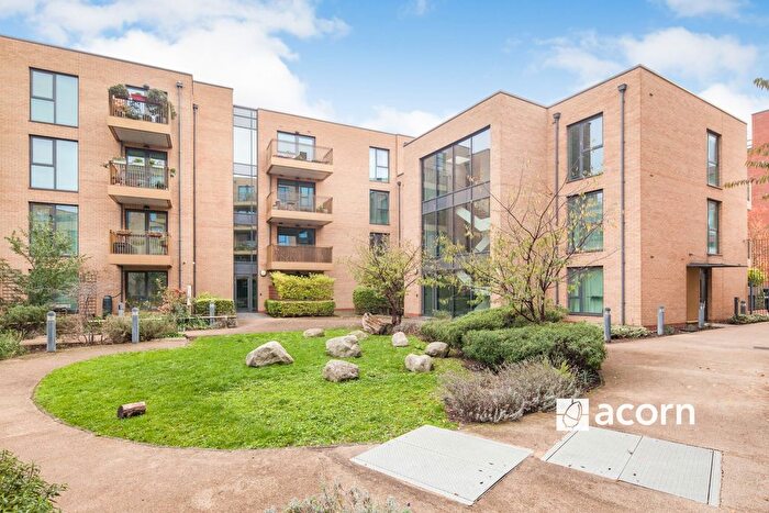 2 Bedroom Flat To Rent In Dobson Walk, London, SE5