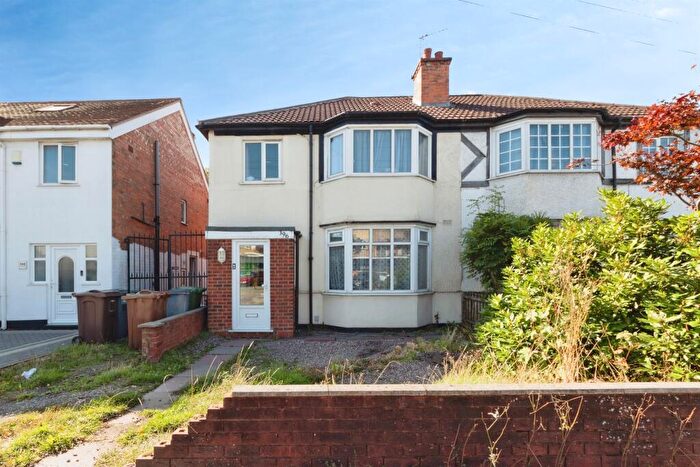 3 Bedroom Semi-Detached House For Sale In Stratford Road, Shirley, Solihull, B90